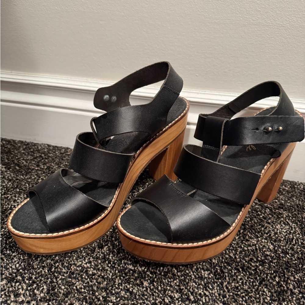 Free People Black Leather Platform Sandals 🌸 Size 10